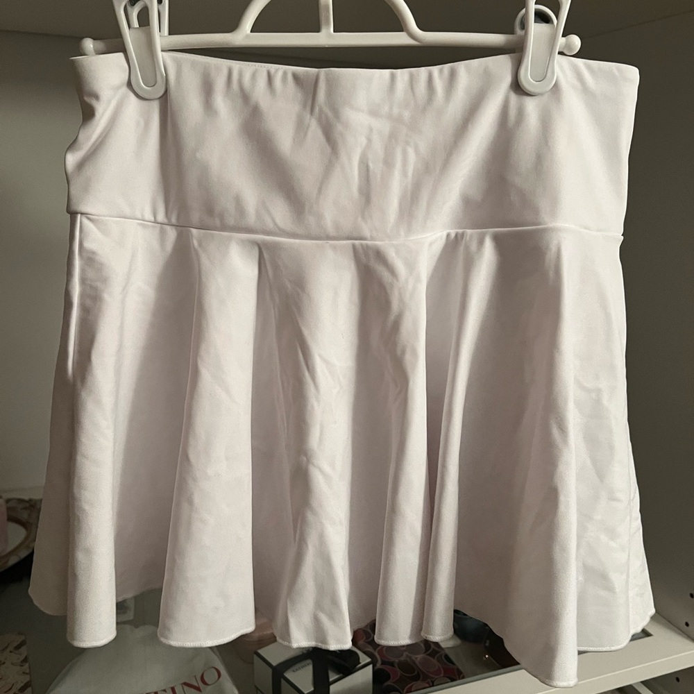 Halara white tennis skort